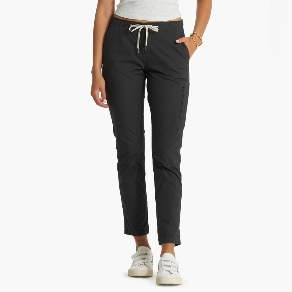 Vuori Women’s Ripstop Pants in Charcoal Gray